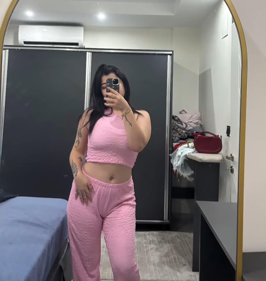 Derefakılı Kendine İnanmış Kadın Escort Seyhan